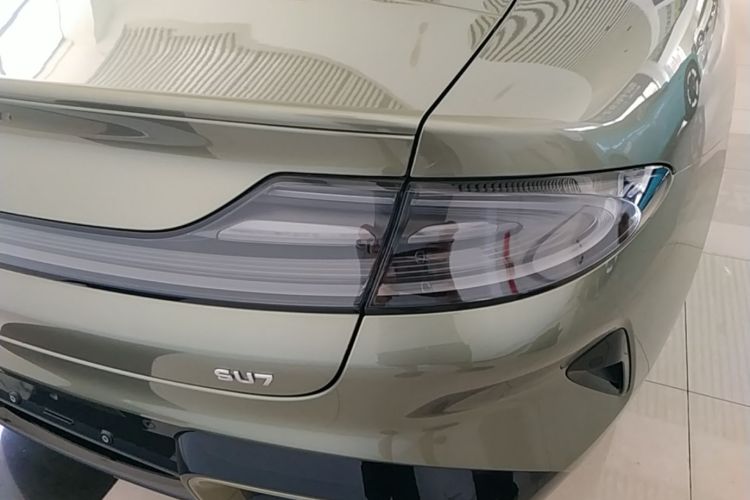 MI SU7 2024 car image #8