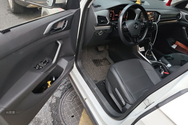 Volkswagen T-Cross 2019 car image #18