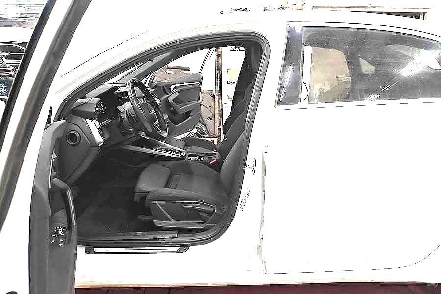 2022 car image #2