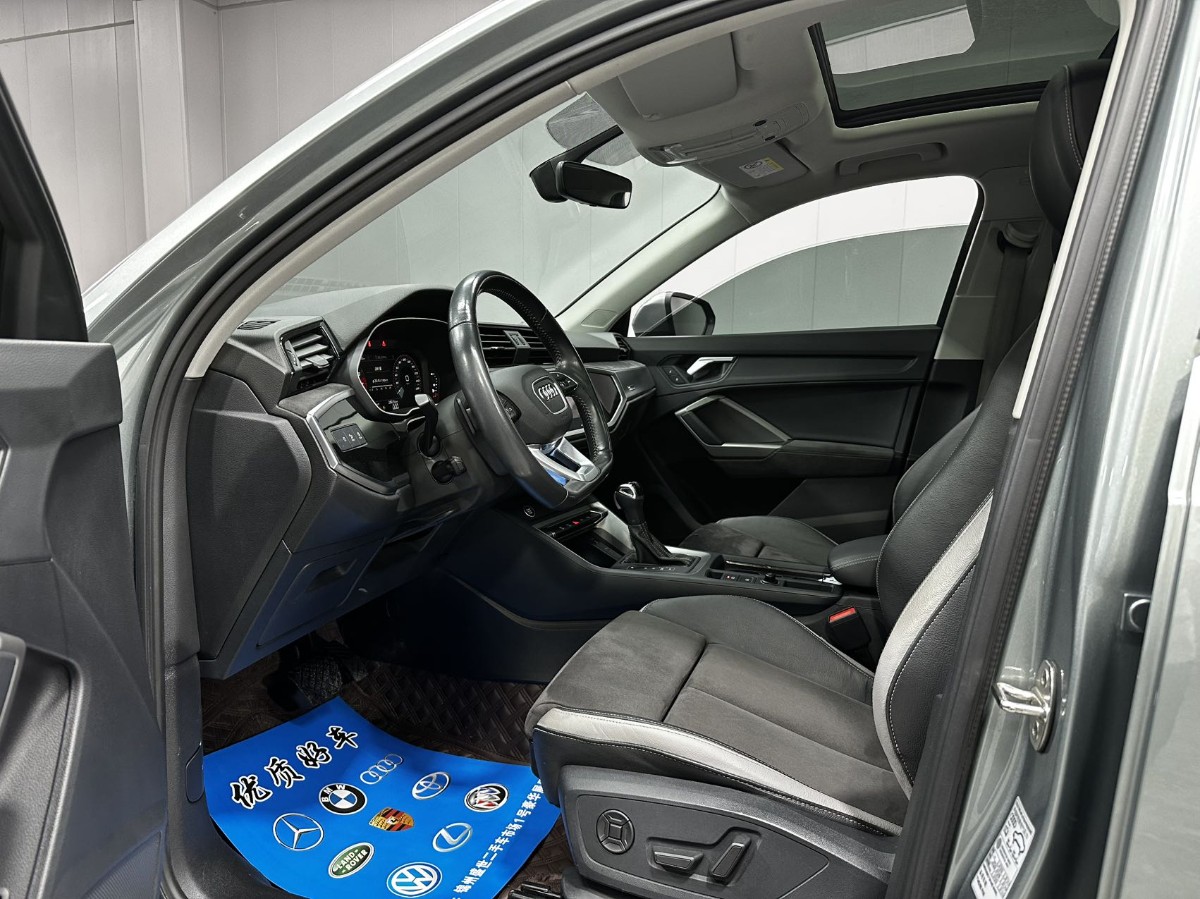 Audi Q3 2021 car image #4