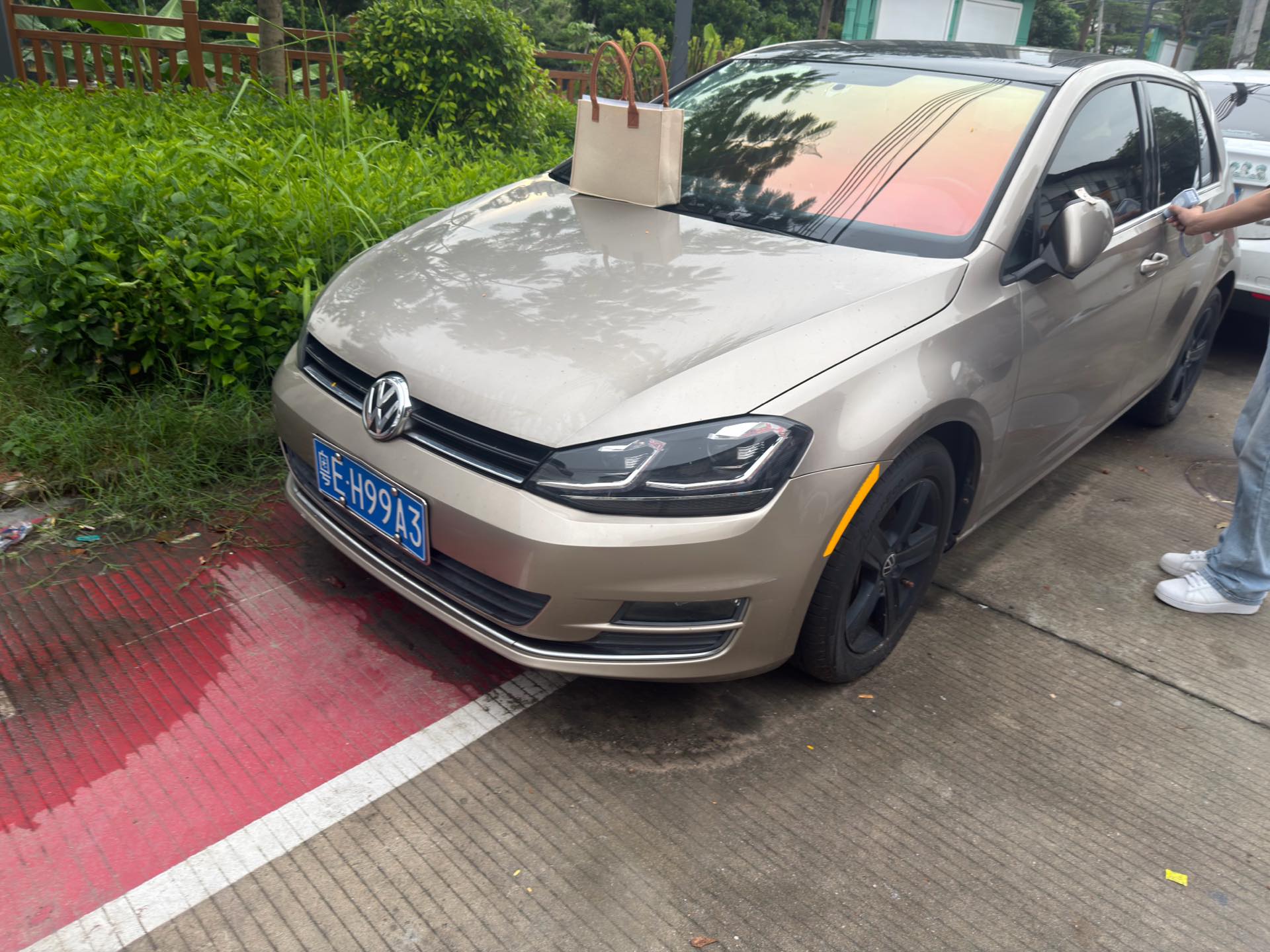 2016 2016 car image