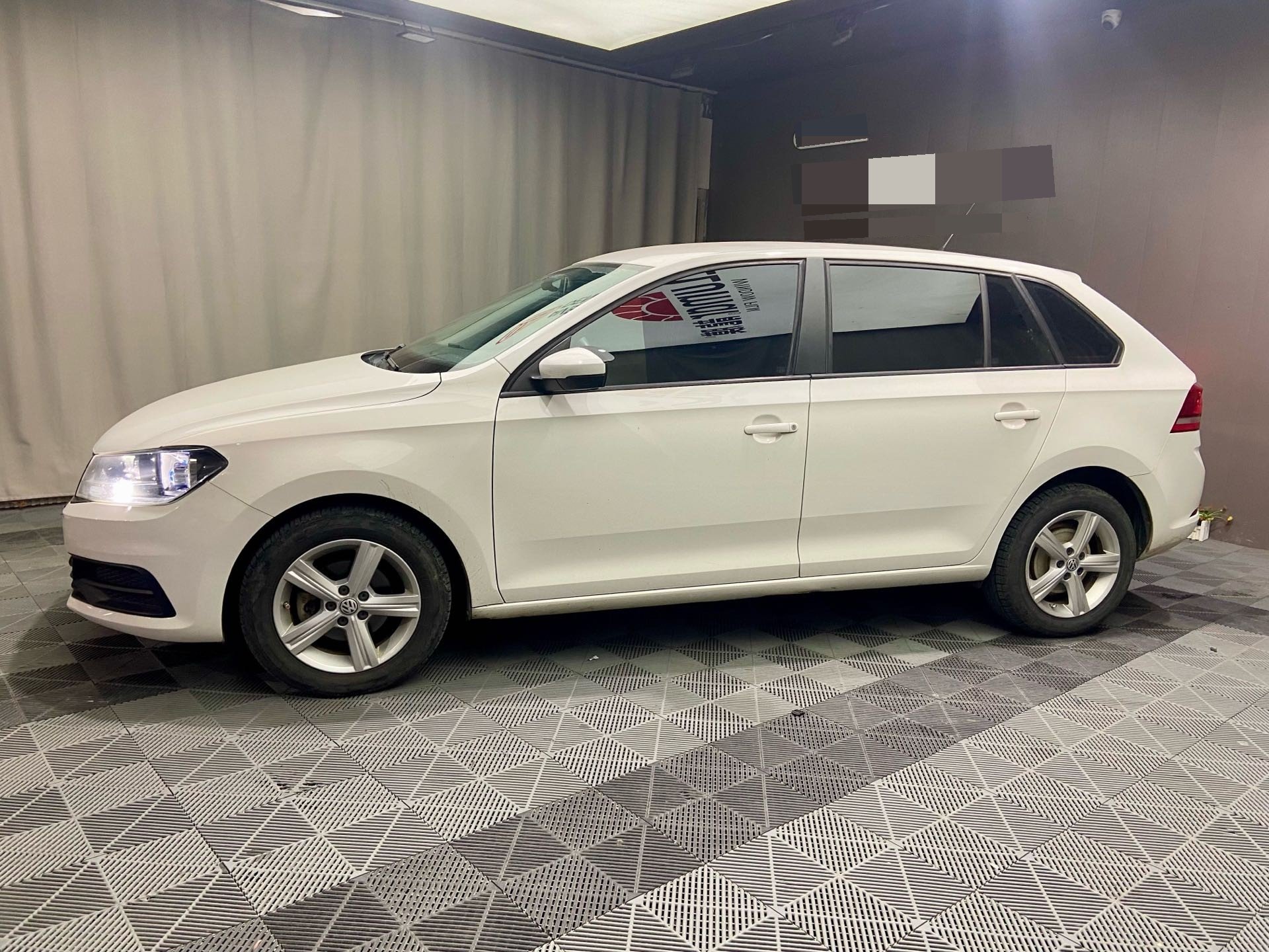 Volkswagen Santana 2016 car image #4