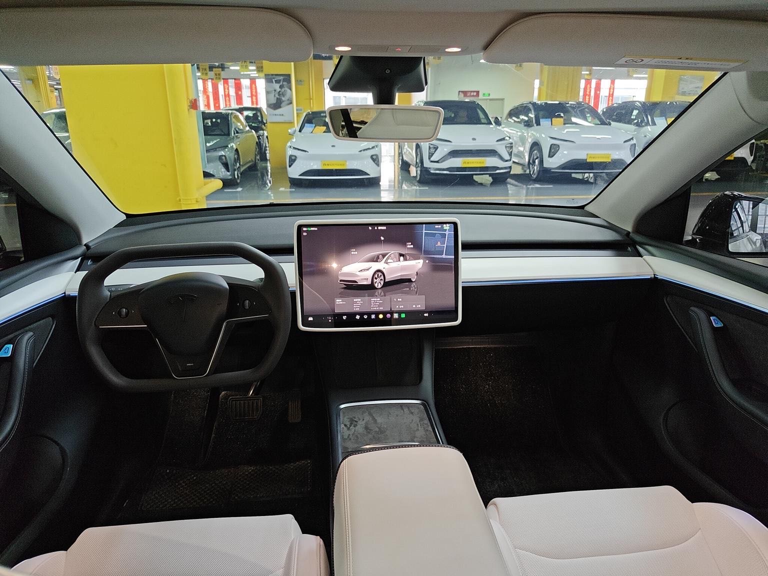 Tesla Model Y 2022 #4 Tesla Model Y 2022 car image #4