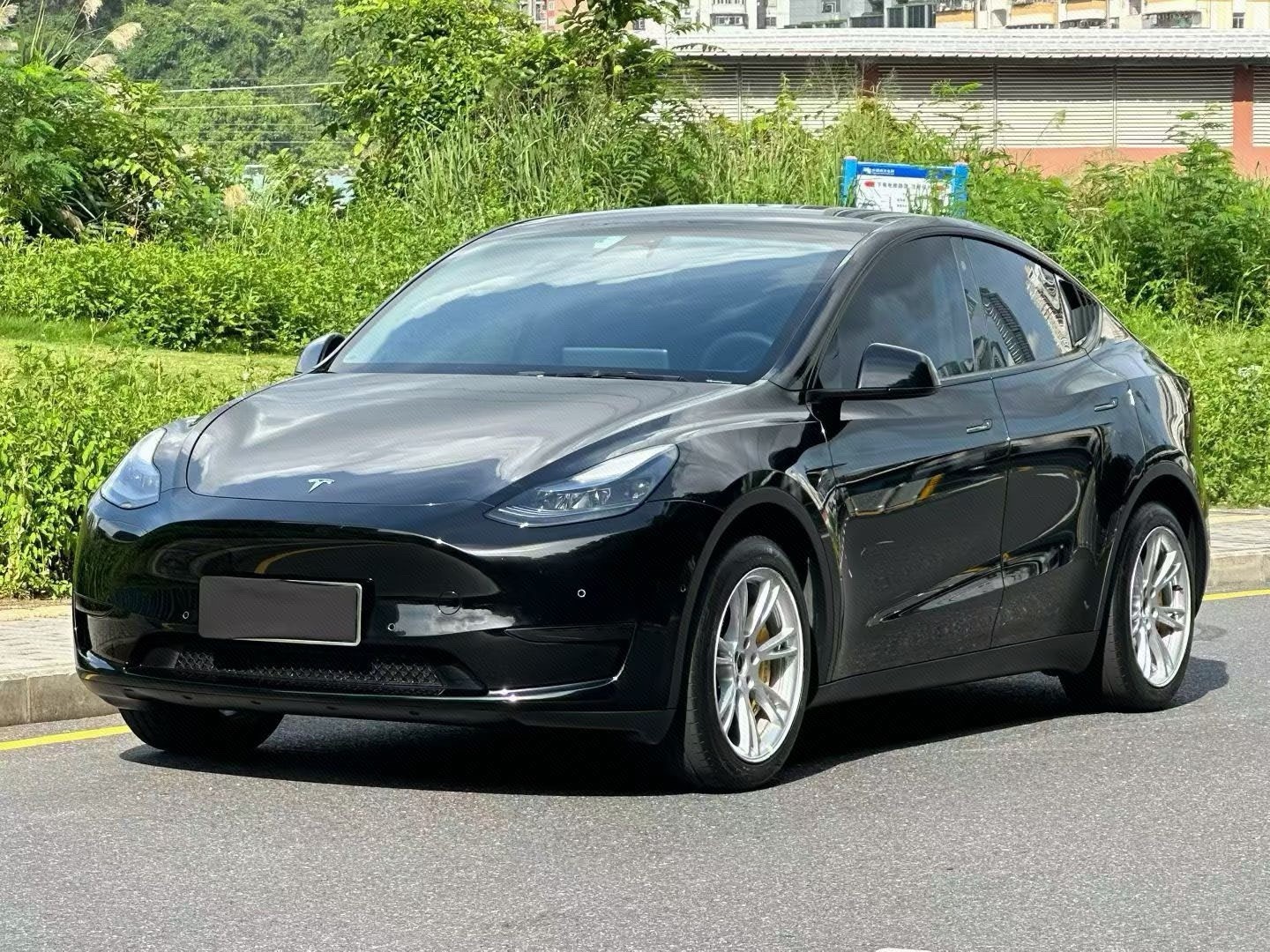 Tesla Model Y 2023 Tesla Model Y 2023 car image