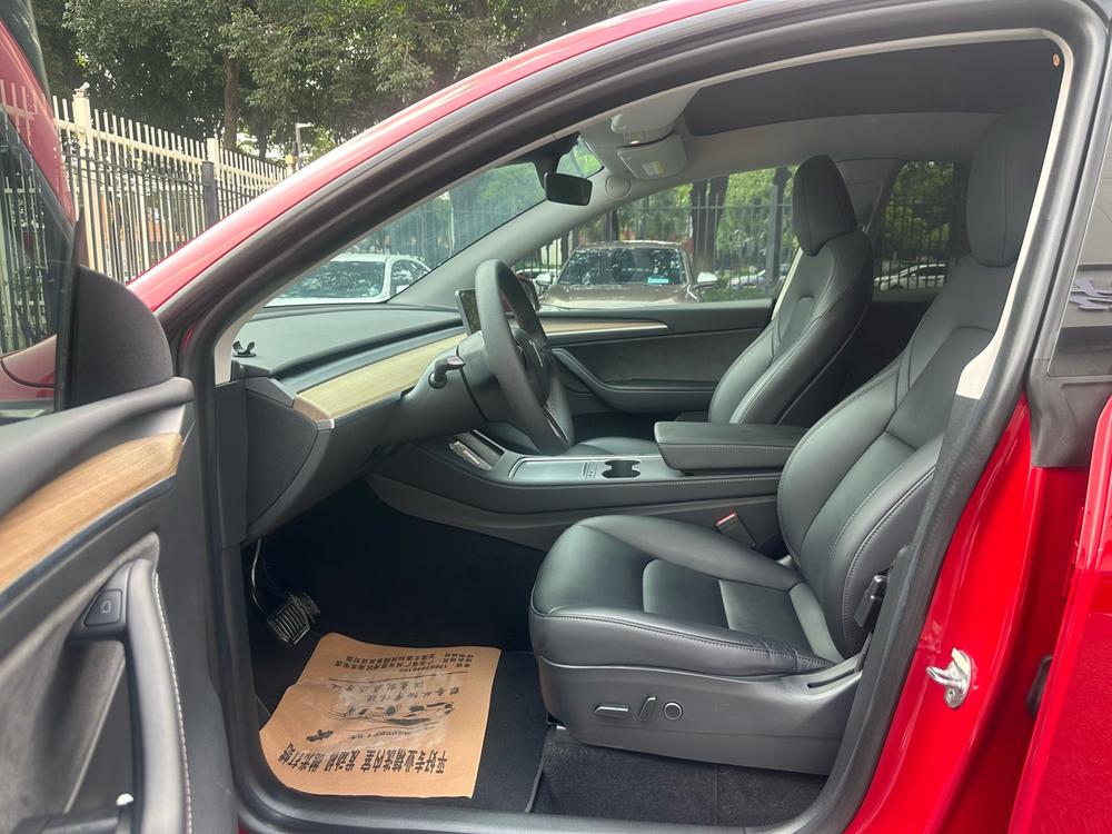 Tesla Model Y 2022 car image #7