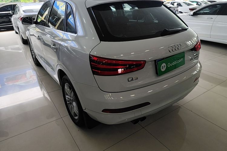 Audi Q3 2016 car image #5