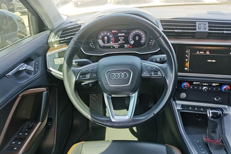 Audi Q3 2019 #11 Audi Q3 2019 car image #11