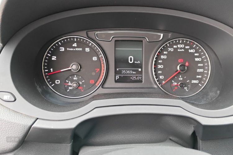 Audi Q3 2019 #14 Audi Q3 2019 car image #14