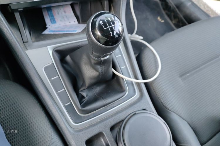 Volkswagen Golf 2015 car image #16