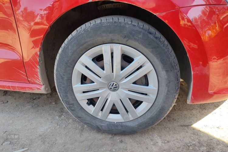 Volkswagen Polo 2017 car image #9