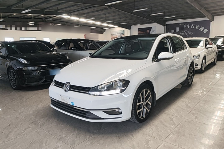 Volkswagen Golf 2020 immagine di auto #2