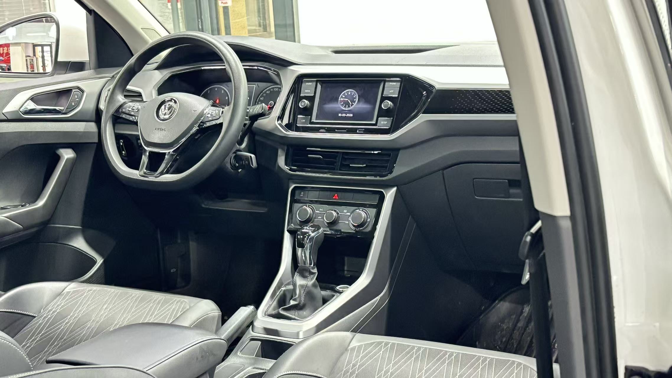 Volkswagen T-Cross 2019 car image #4