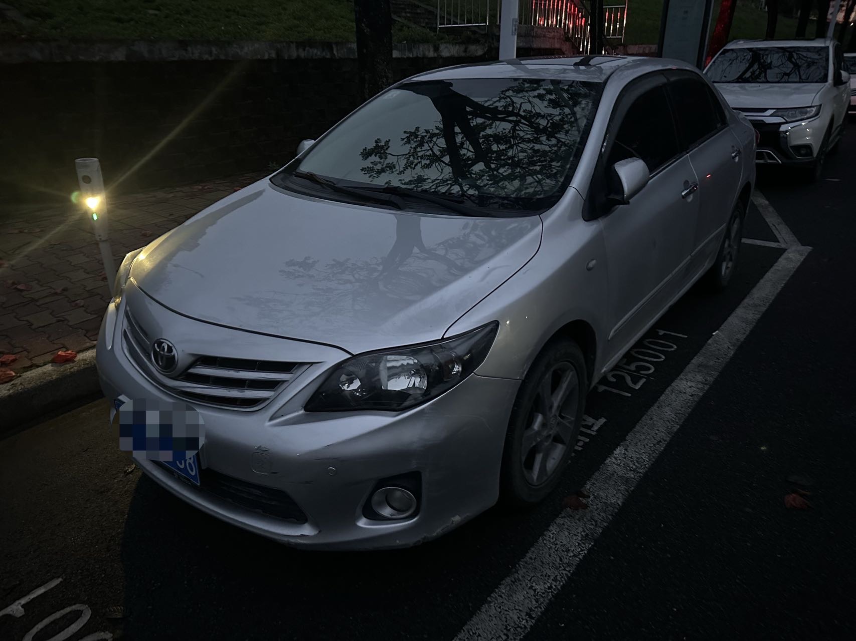 Toyota Corolla 2013 Toyota Corolla 2013 car image