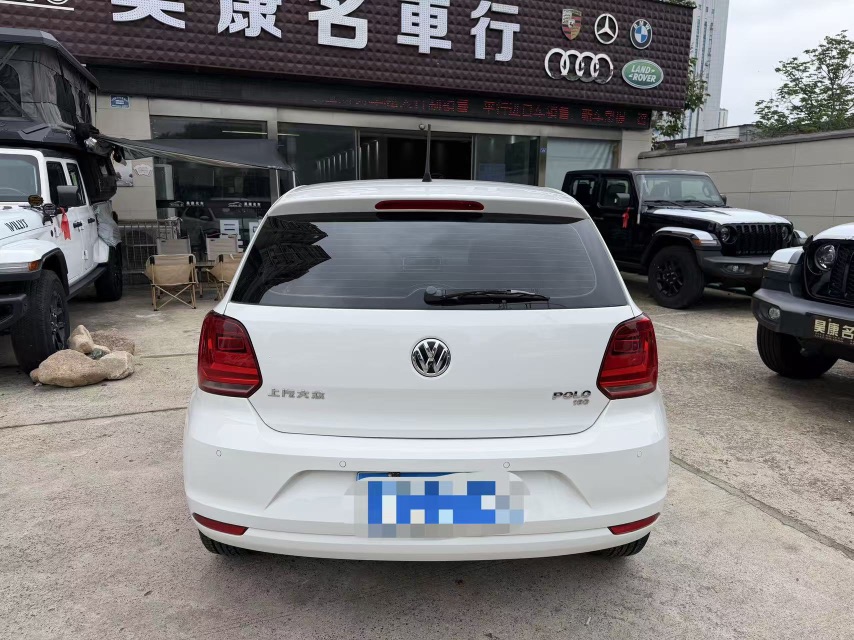 Volkswagen Polo 2018 car image #2
