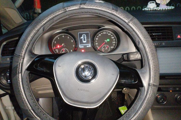 Volkswagen Golf 2014 car image #12
