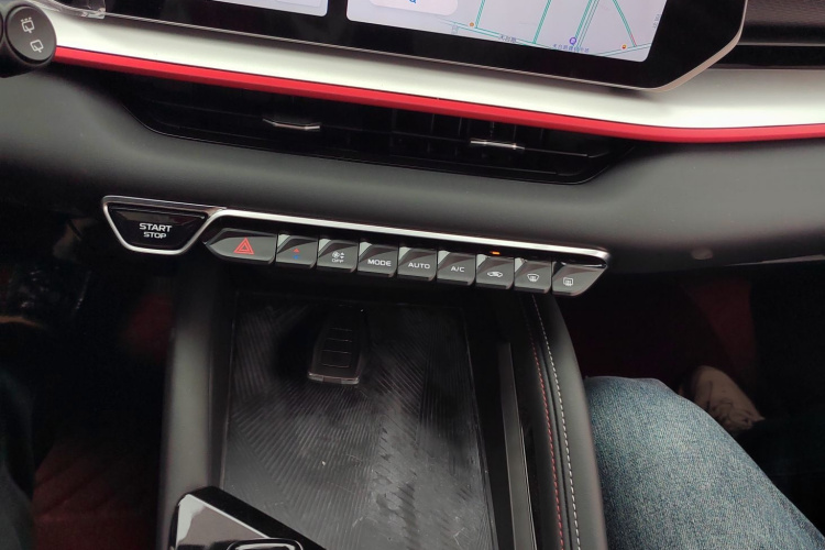 GEELY Coolray 2023 صورة سيارة #16