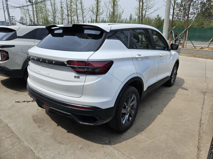 GEELY Coolray 2024 imagen de coche #2