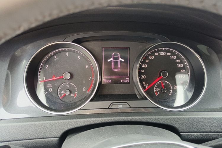 Volkswagen Golf 2019 car image #12