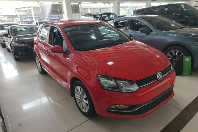 Volkswagen Polo 2015 car image #4