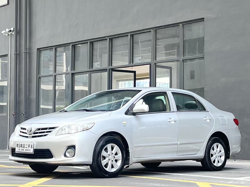 Toyota Corolla 2010 immagine di auto 