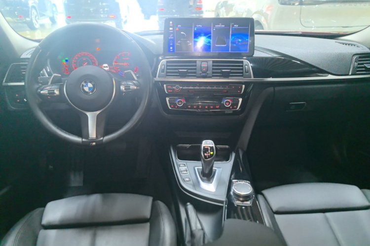 BMW 3 Series 2018 #10 BMW 3 Series 2018 car image #10