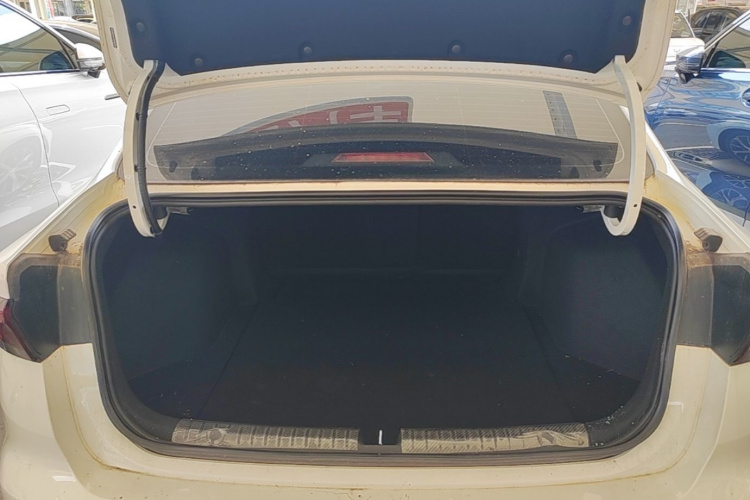 GEELY Emgrand 2023 car image #19