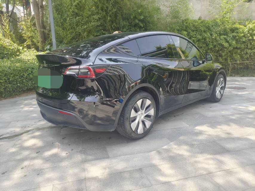 Tesla Model Y 2022 #4 Tesla Model Y 2022 car image #4