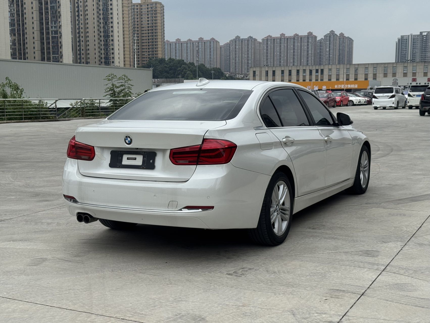 BMW 3 Series 2016 car image #9