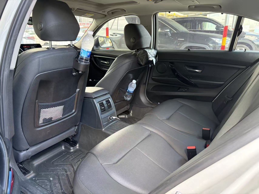 BMW 3 Series 2018 #9 BMW 3 Series 2018 car image #9