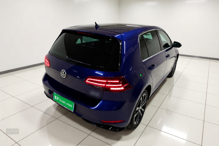 Volkswagen Golf 2020 car image #7