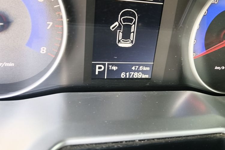 GEELY Emgrand 2016 car image #14