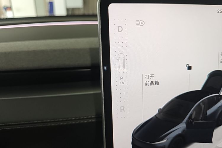 Tesla Model Y 2025 #18 Tesla Model Y 2025 car image #18