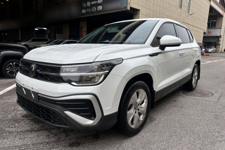 Volkswagen Tharu 2024 car image #2