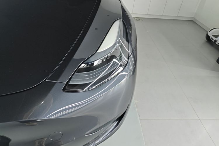 Tesla Model Y 2025 car image #23
