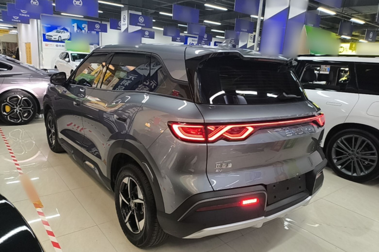 BYD YuanUP 2025 #5 BYD YuanUP 2025 car image #5