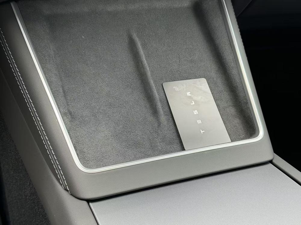 Tesla Model Y 2026 #8 Tesla Model Y 2026 car image #8