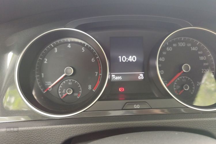 Volkswagen Golf 2017 car image #14
