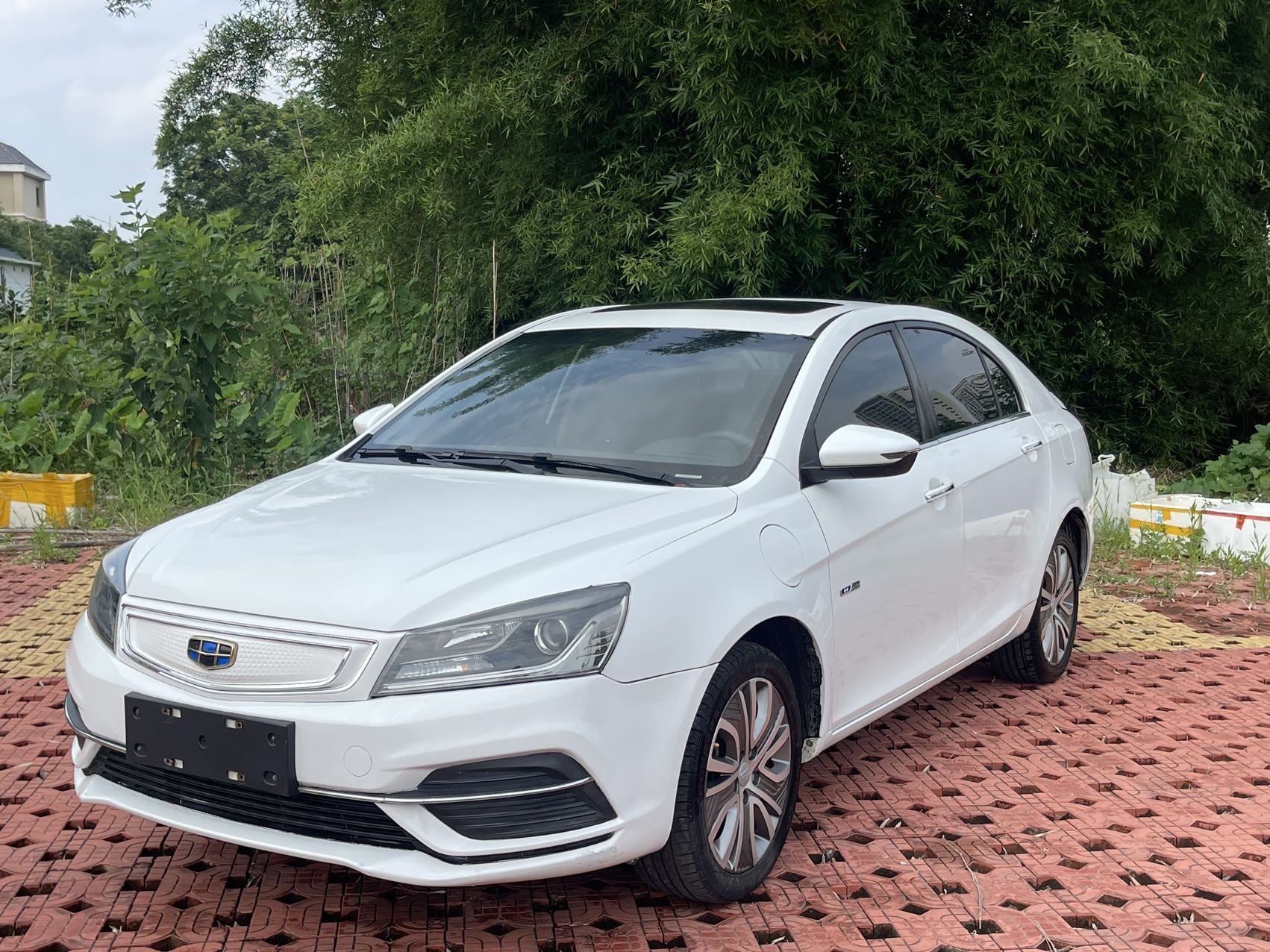 GEELY Emgrand New Energy 2018 car image 