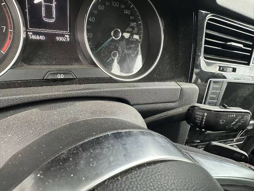 Volkswagen Golf 2017 car image #3