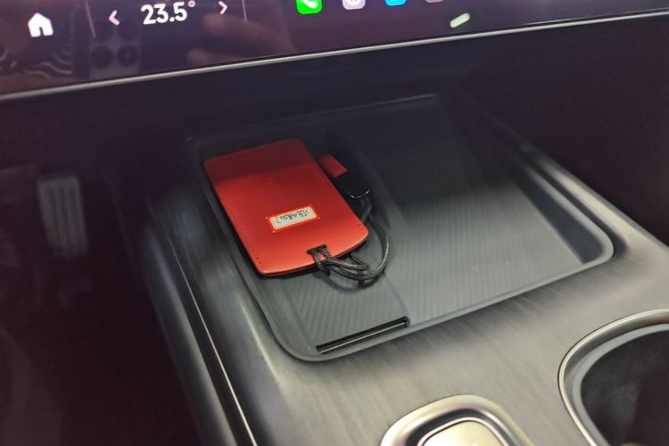 MI SU7 2025 immagine di auto #9