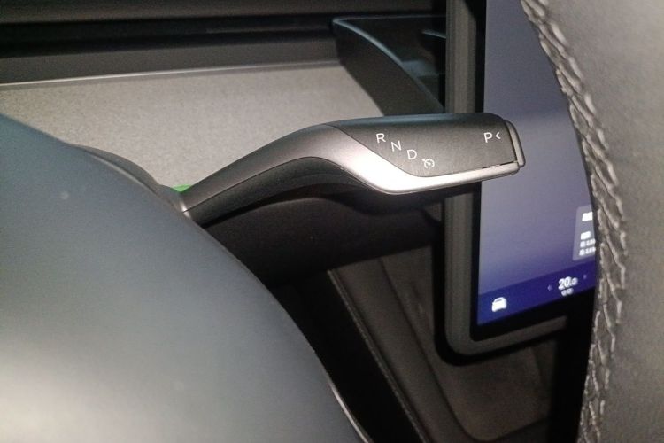 Tesla Model Y 2024 #14 Tesla Model Y 2024 car image #14