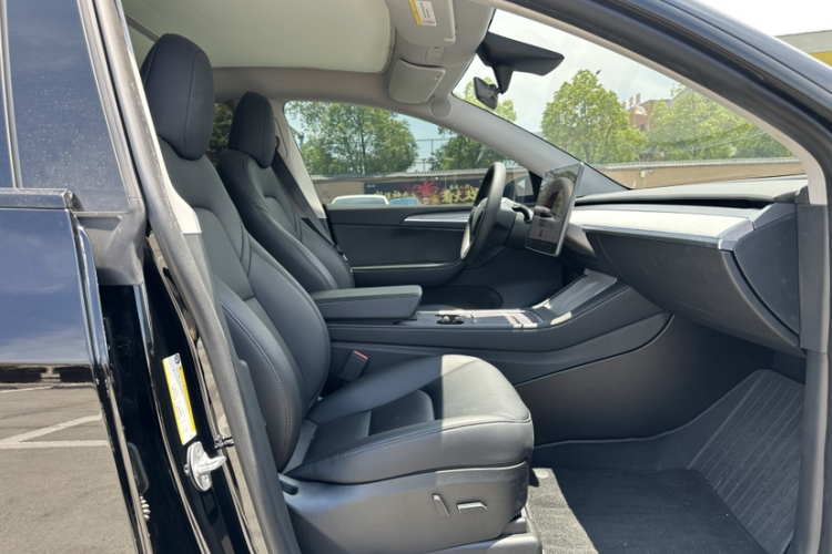 Tesla Model Y 2024 #22 Tesla Model Y 2024 car image #22