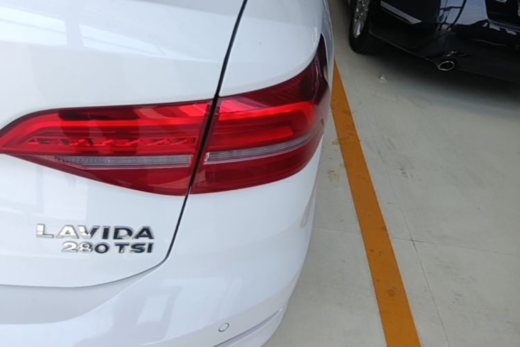Volkswagen Lavida 2019 car image #8