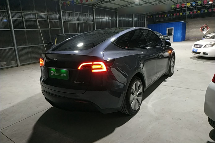 Tesla Model Y 2022 #7 Tesla Model Y 2022 car image #7