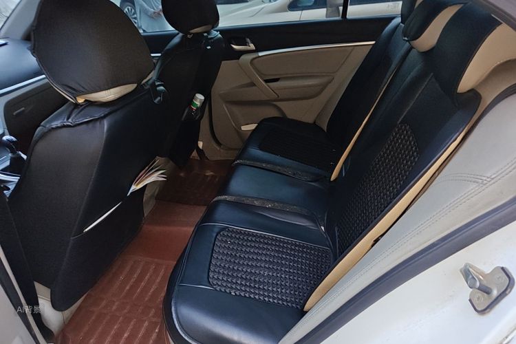GEELY Emgrand 2015 car image #19