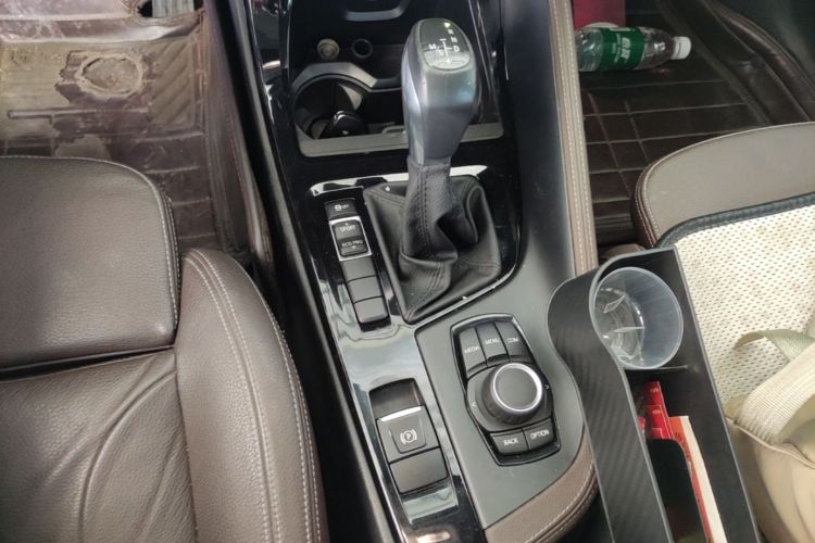 BMW X1 2019 car image #14