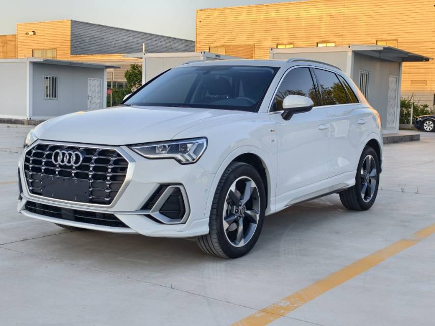 Audi Q3 2023 Audi Q3 2023 car image