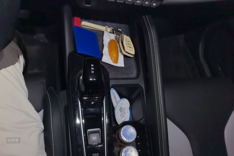GEELY Coolray 2023 imagen de coche #16