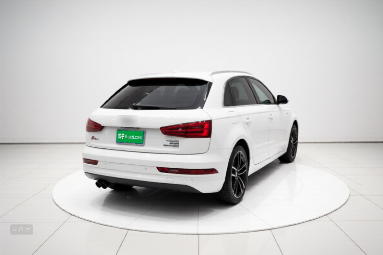 Audi Q3 2018 car image #6