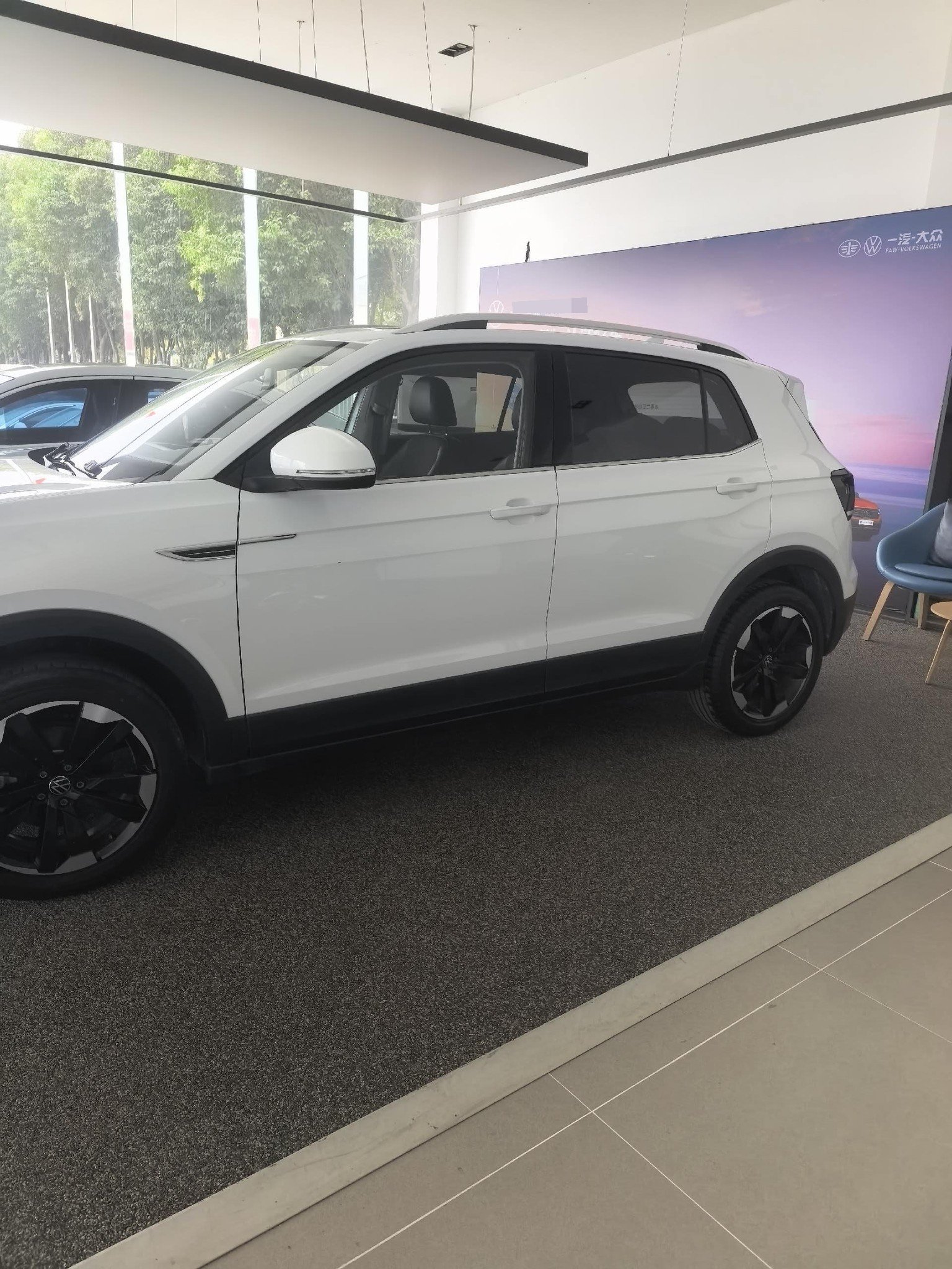 2024 immagine di auto #3